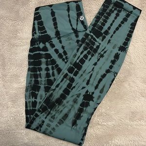 Lululemon wunder under